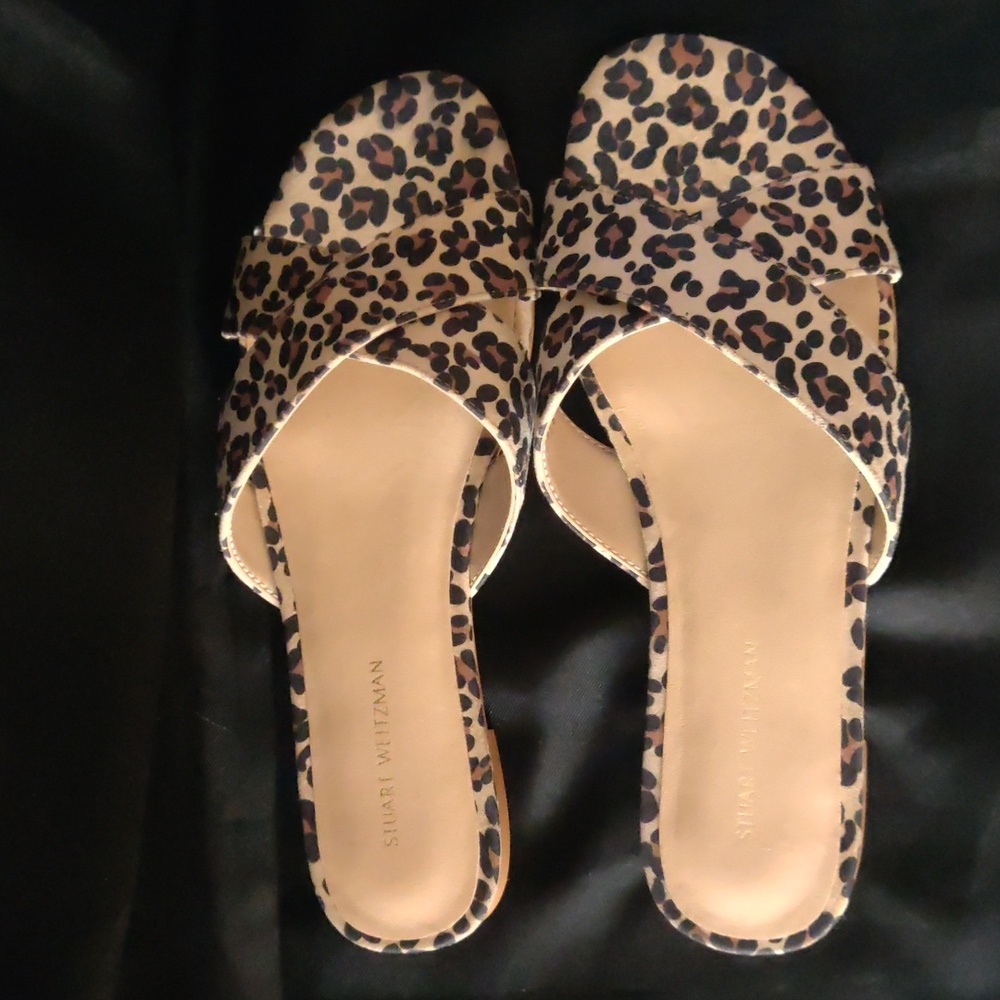Stuart WeitzmanRoza Leopard Print Leather Sandals. Size 6B